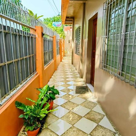Las Residencias Bed And Breakfast Puerto Princesa Kültér fotó